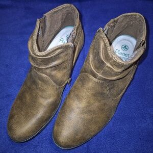 *Brand new* Planet Ankle boots